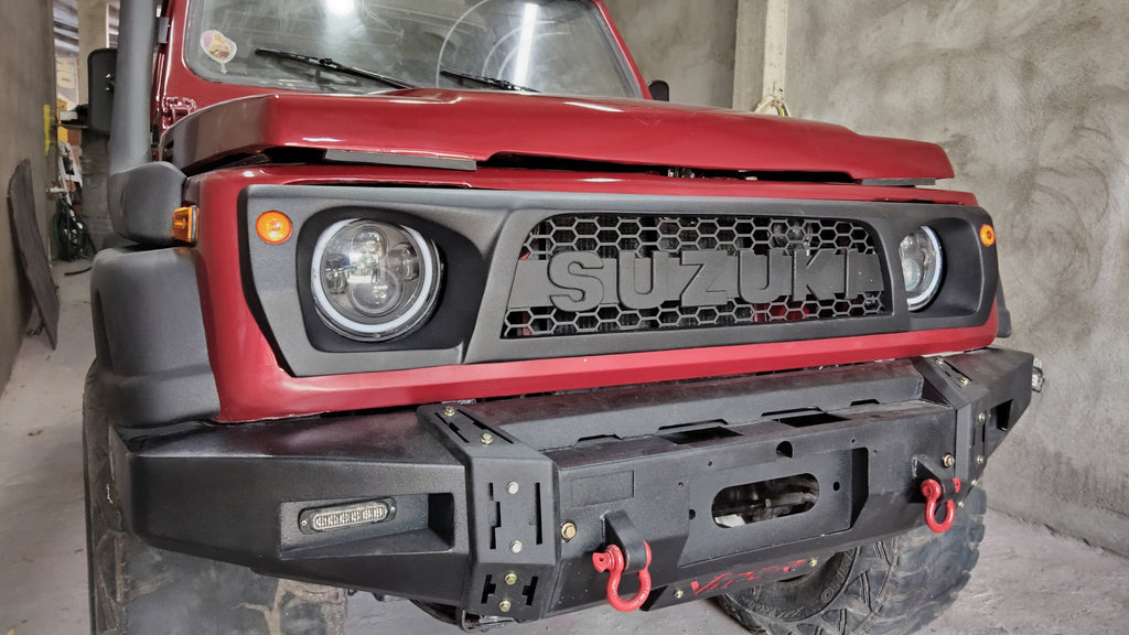 Persiana frontal negra mate AUTOS4X4RUSTIC con diseño tipo panal para Suzuki Samurai SJ 410 413
